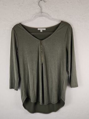 Green Envelope Olive V-Neck‎ 3/4 Sleeve Top with Gold Zip Medium